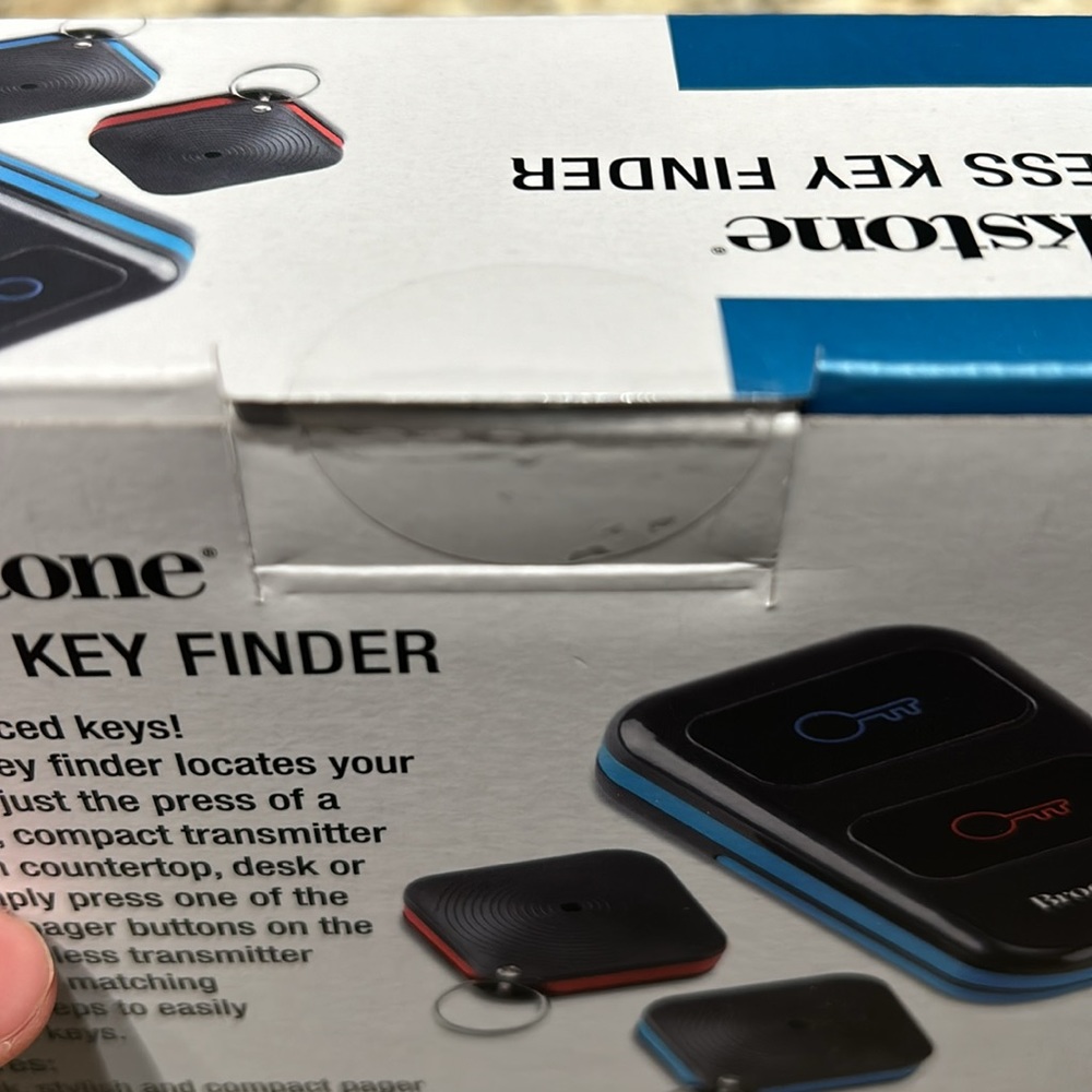 Brookstone Wireless Key Finder - Picture 4 of 4